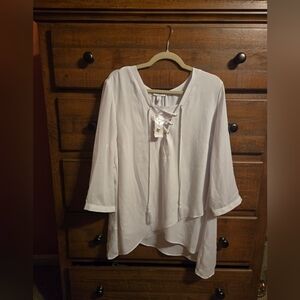 Roz & Ali Women's White Lace-Up V-Neck Blouse Size 1X.